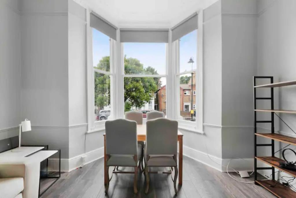 Apartment Chiswick Park Acton Town Garden London