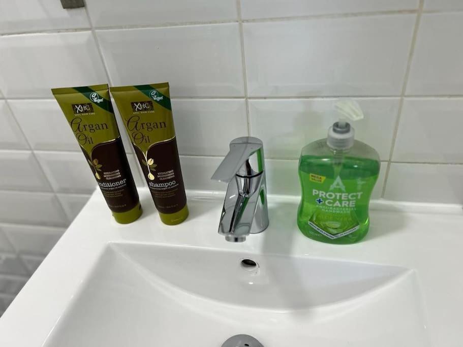 Apartment Chiswick Park Acton Town Garden London