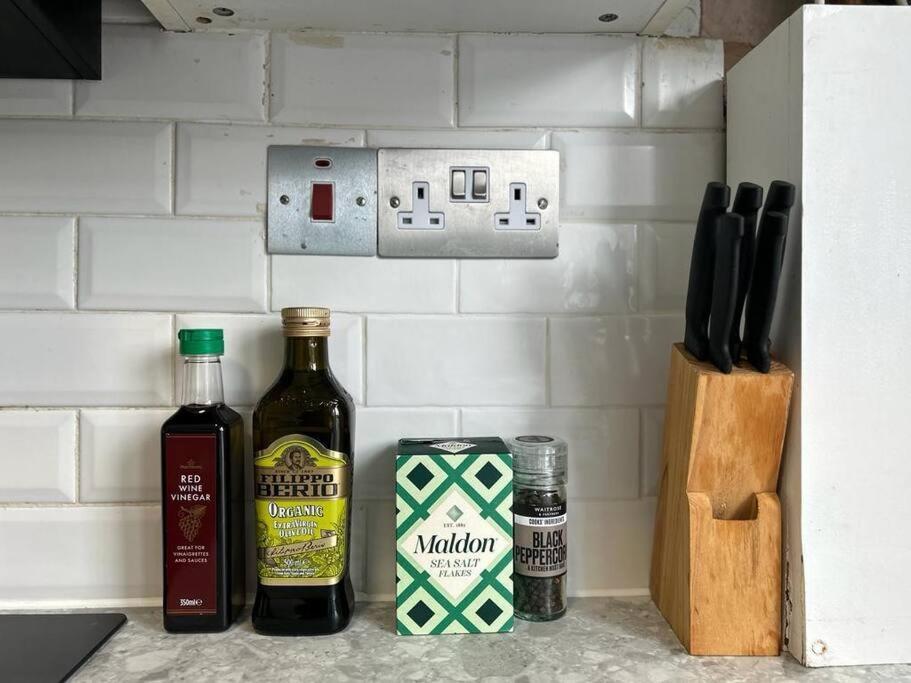 Apartment Chiswick Park Acton Town Garden London