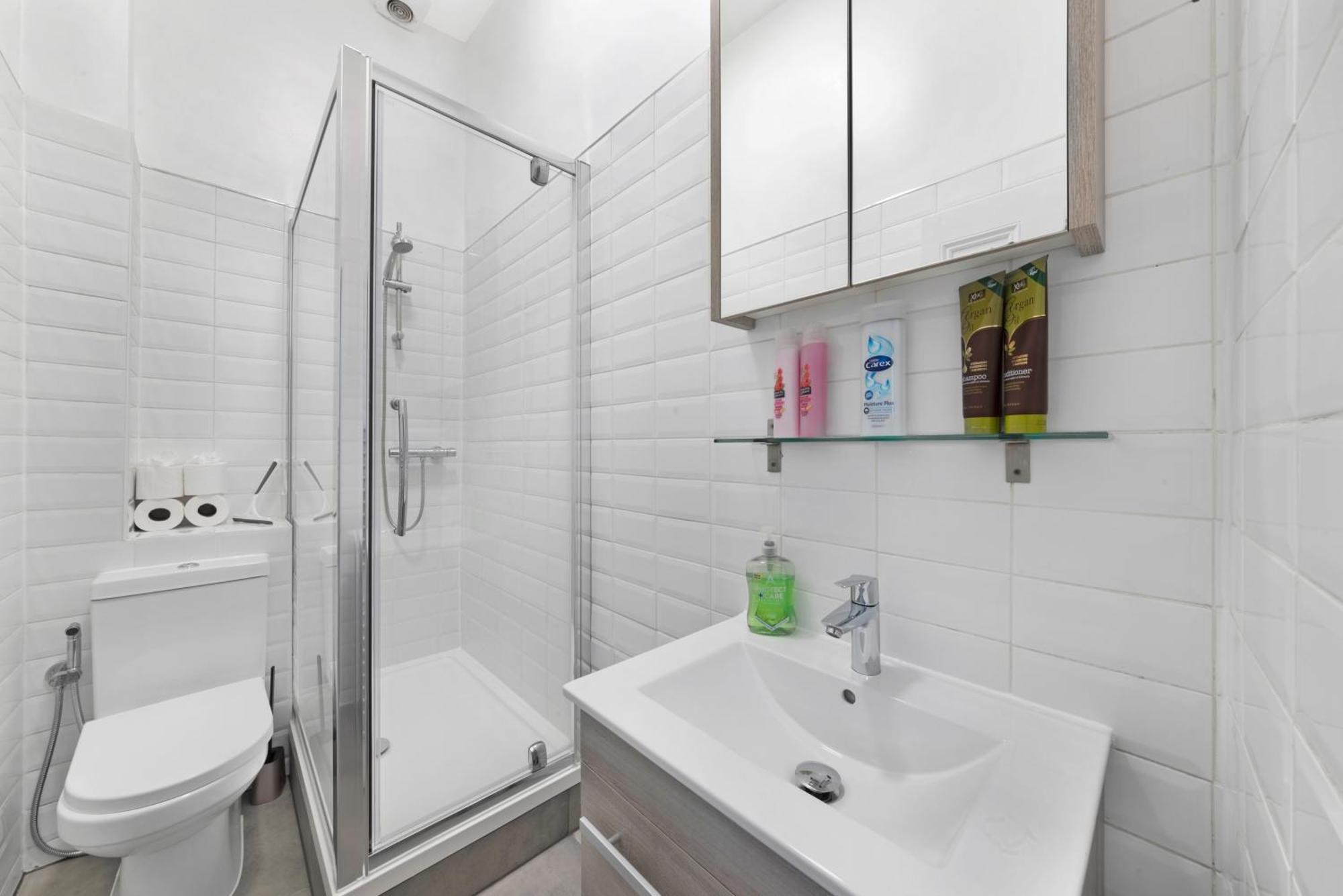 Chiswick Park Acton Town Garden Apartment London